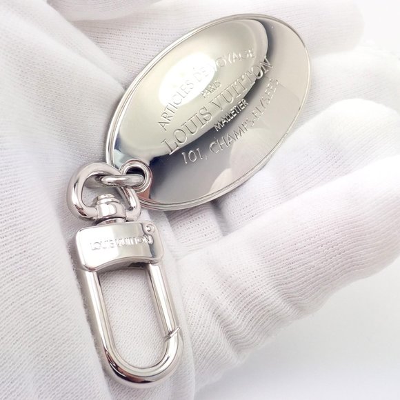 Louis Vuitton Silver Oval Key Holder - Picture 6 of 9